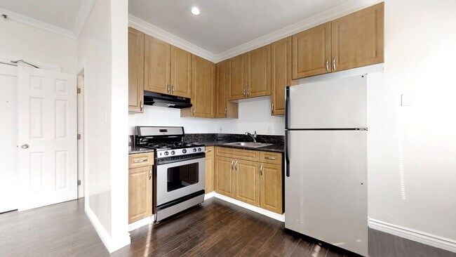 Photo - Heliotrope Apartments