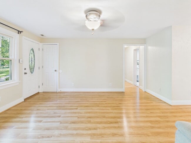 Photo - 7854 Whitworth Rd