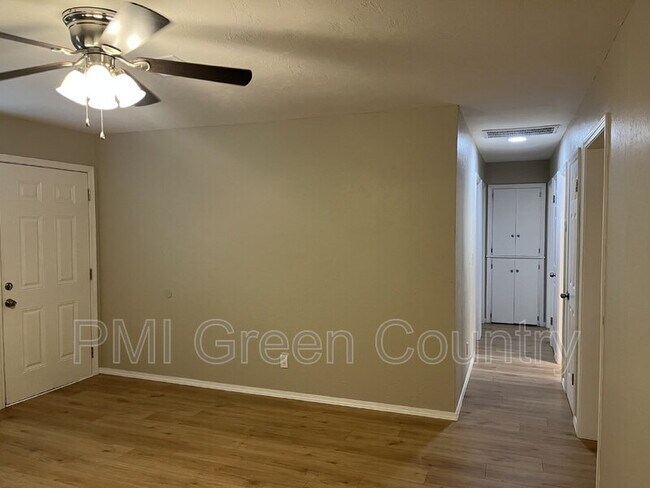 Photo - 1390 E 51st St N