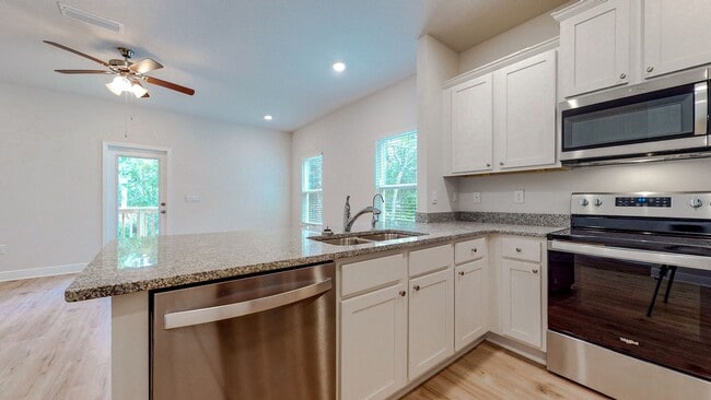 Photo - 3 bed 2.5 bathroom townhome in Santa Rosa Beach