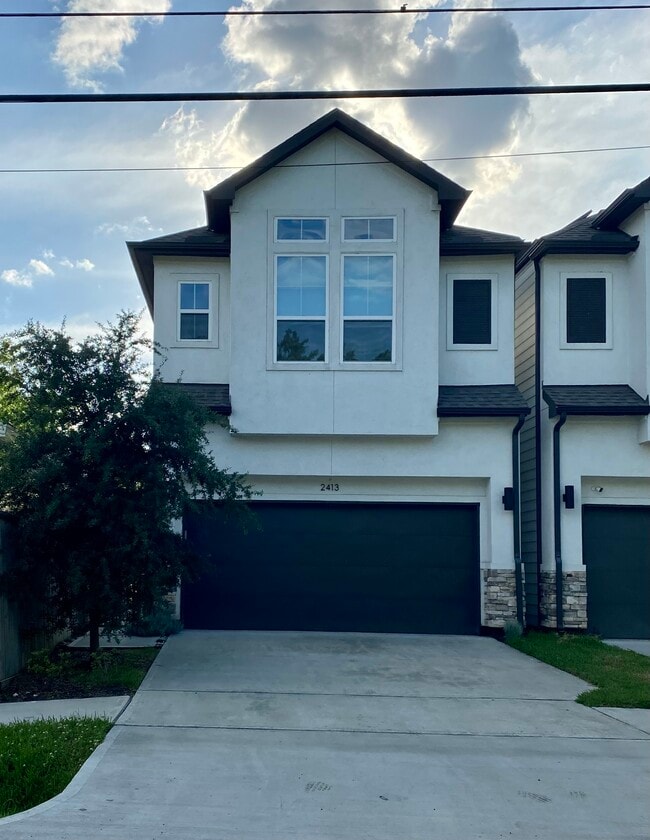 Building Photo - 2413 Chapman St