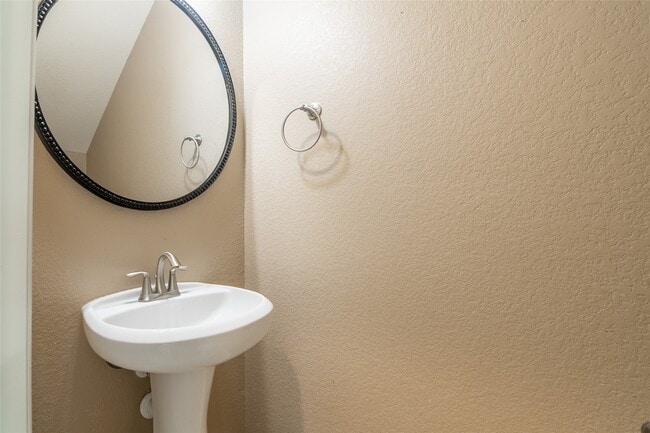 Photo - 1610 Juniper Knoll Way