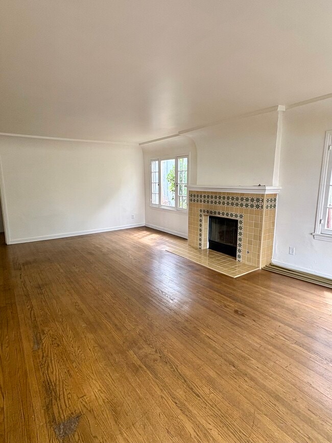 Living Rm fireplace - 8512 Saturn St Unit Lower