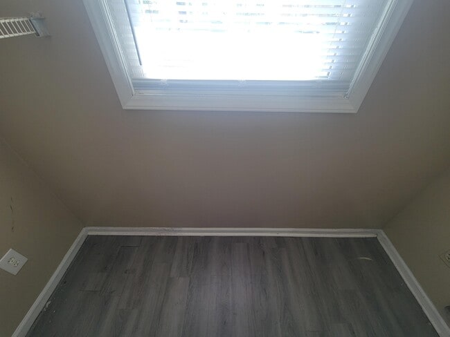 Photo - 3388 Royal Wood Rd