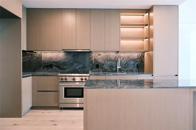 Building Photo - 610 Davis St Unit 3303