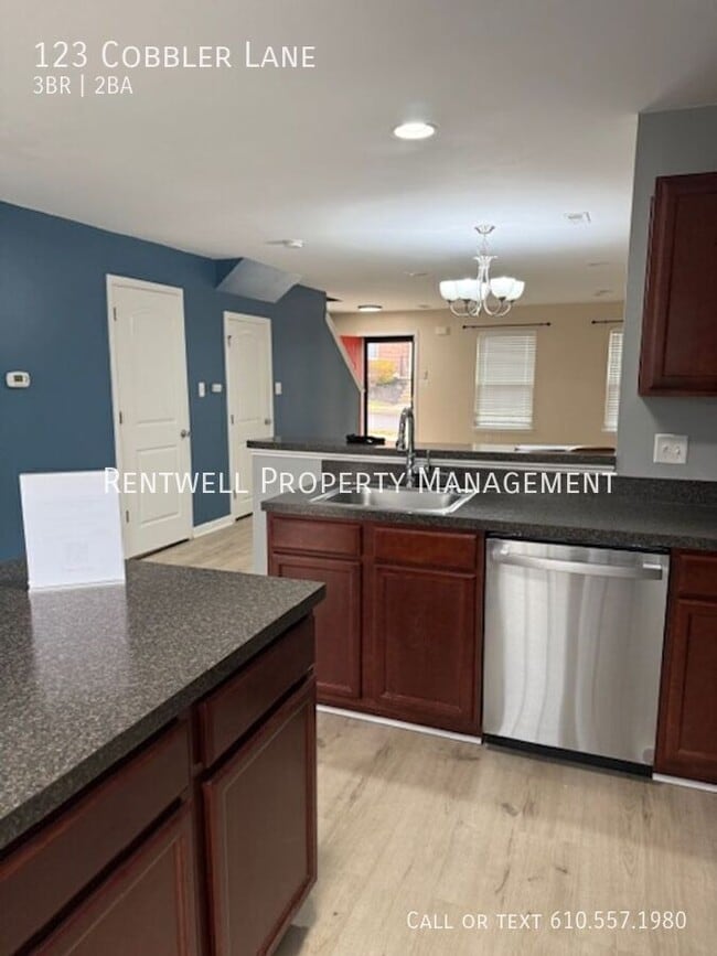 Photo - 123 Cobbler Ln