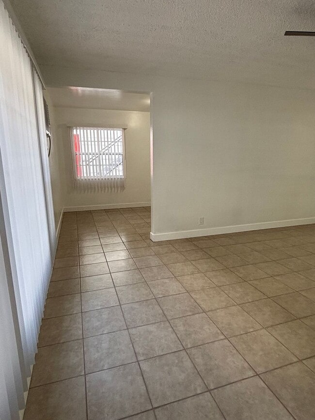 Photo - 1730 Obispo Ave Unidad 1732