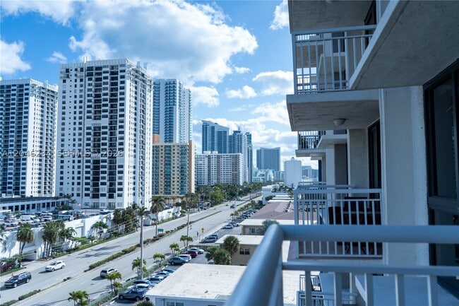1600 S Ocean Dr Unidad 8I