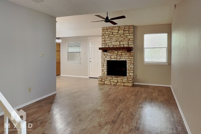 Photo - 2300 Berkett Dr Unit B
