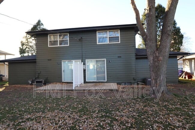 Photo - 800 N Hawthorne Dr