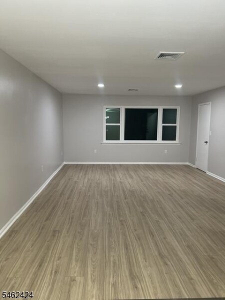 Photo - 566 2nd Ave