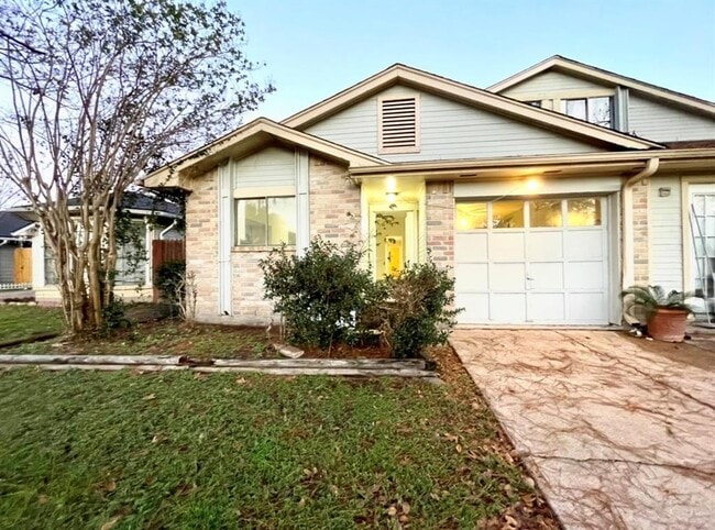 Building Photo - 5204 Beaverbrook Dr Rental