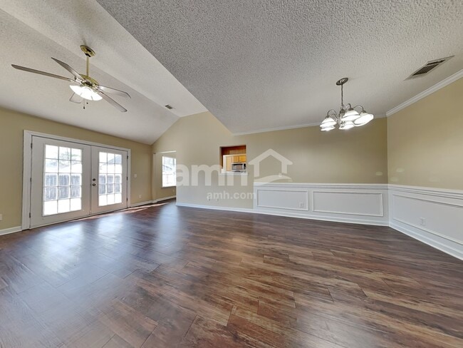 Photo - 109 W Tahoe Dr