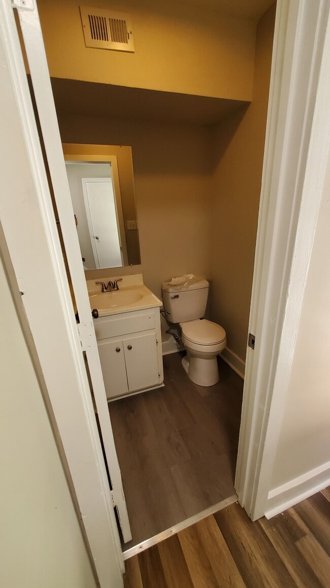 Photo - Willow Creek Apartments