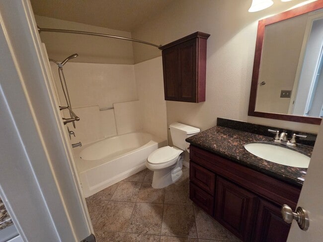 16521 Stonehaven Ct Unidad 74