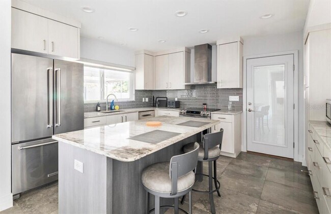 Photo - 1205 W Adalee St