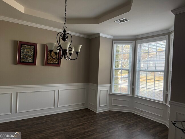 Photo - 77 Lakeshore Pkwy