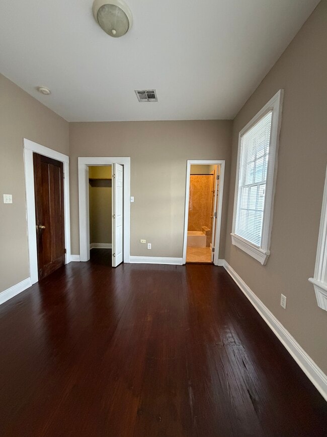 Bedroom2 with a bathroom - 1910 Esplanade Ave Unit 1910 A