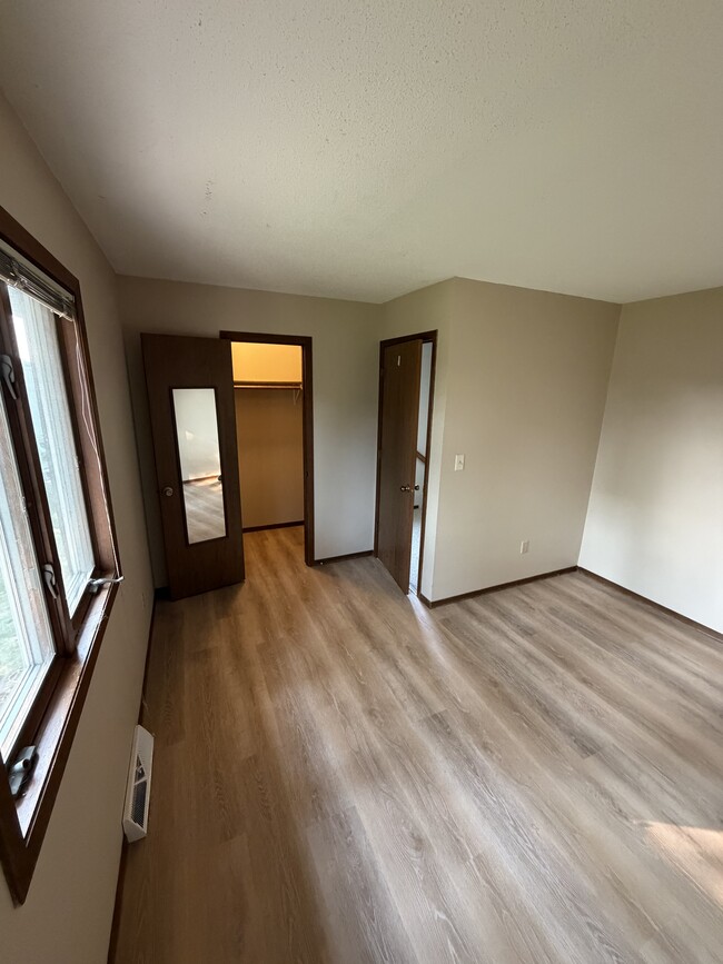 Photo - 205 13th Ct