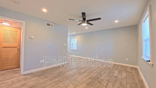 Photo - 1408 Lyle Ave Unit A