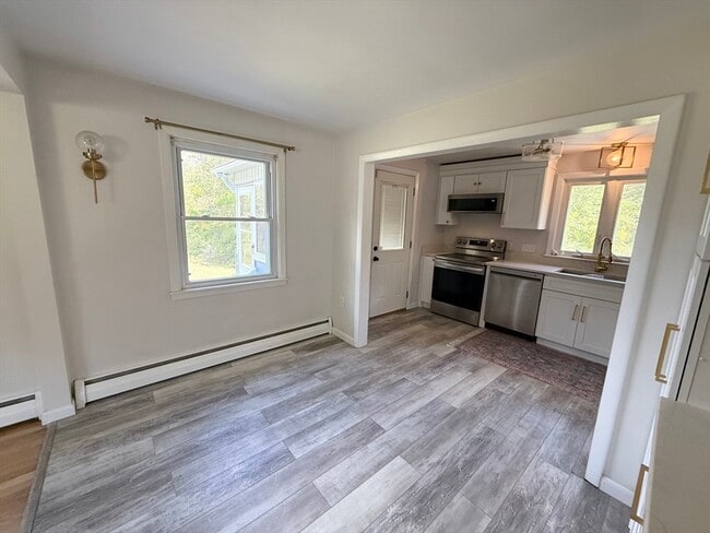 Photo - 203 Wales Rd