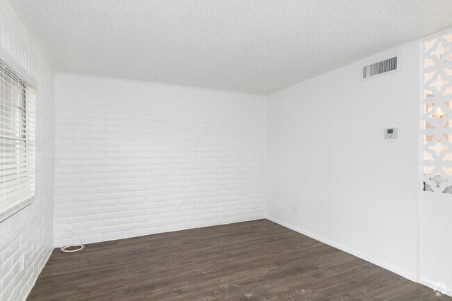 2 Bedroom Townhome - 1,160SF - Living Room