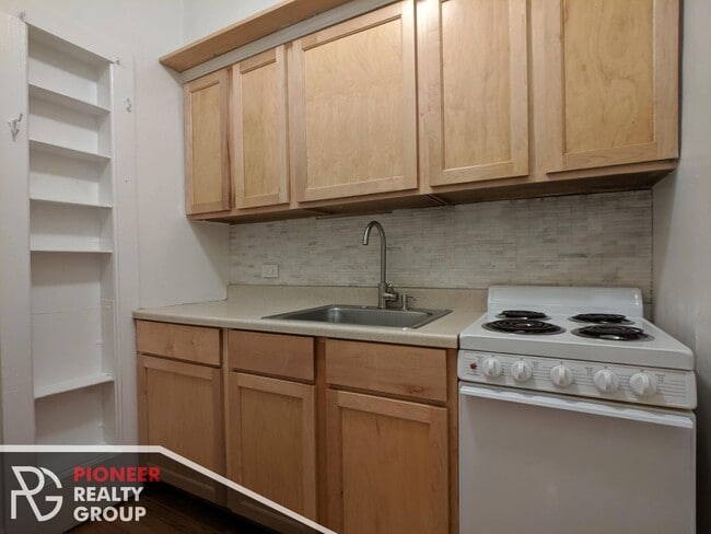 Photo - 556 W Arlington Pl