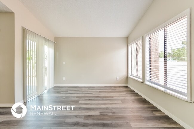 Photo - 5320 Pinebury Ct