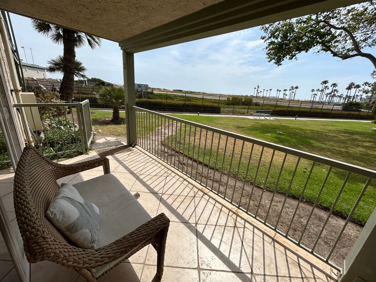 Beautiful Ocean Front Condo - Beautiful Ocean Front Condo