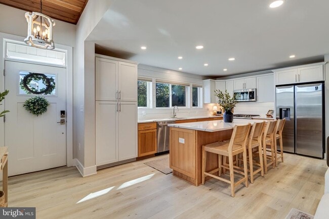 Photo - 84 S Chesapeake Ave