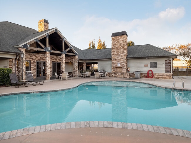 Photo - Houston Lake Apartments