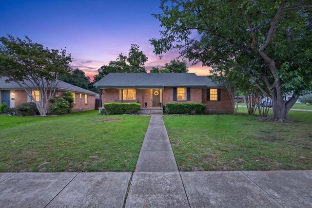 Photo - 105 S Weatherred Dr