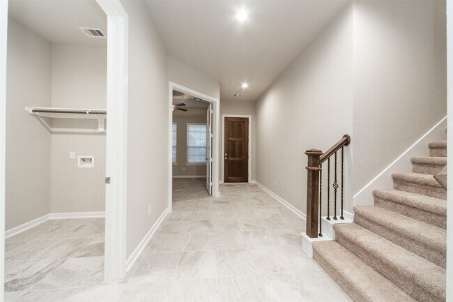 Photo - 8706 Fox Trail Dr