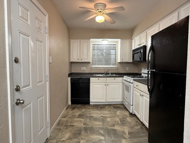 Photo - 3 Bed, 2 Bath in Southwood Valley for August Move In!