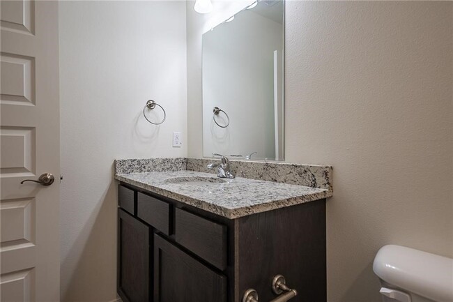 Photo - 825 S Rupple Rd