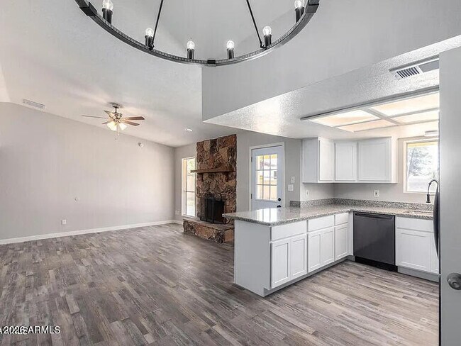 Photo - 2059 E Adobe St