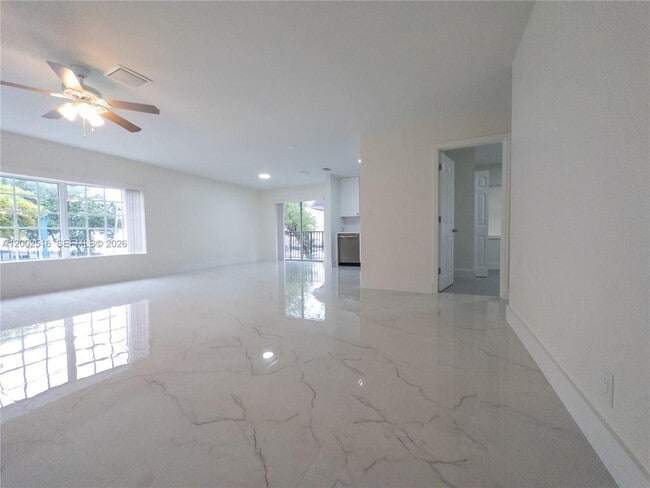 Photo - 5400 NW 18th St Unit 3N