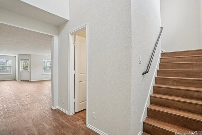 Photo - 1154 Barn Swallow Wy