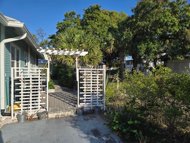 Photo - 410 N Federal Hwy