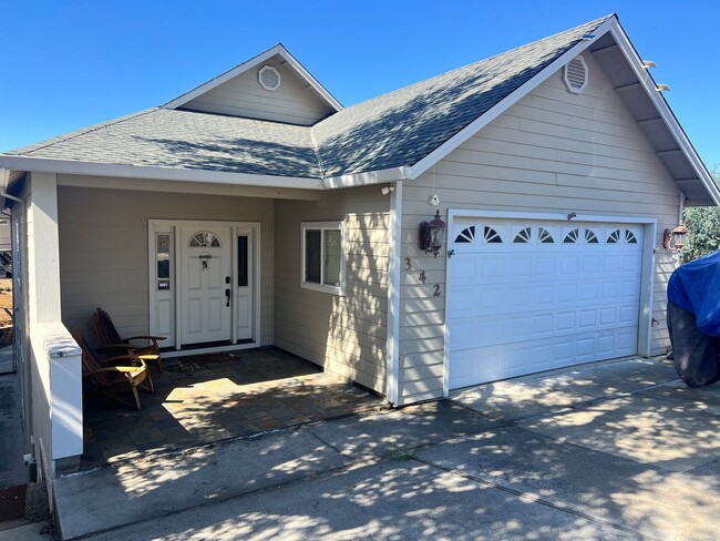 Building Photo - Spacious 3BD/3BA – Lake Access Living in Gated Copperopolis Community