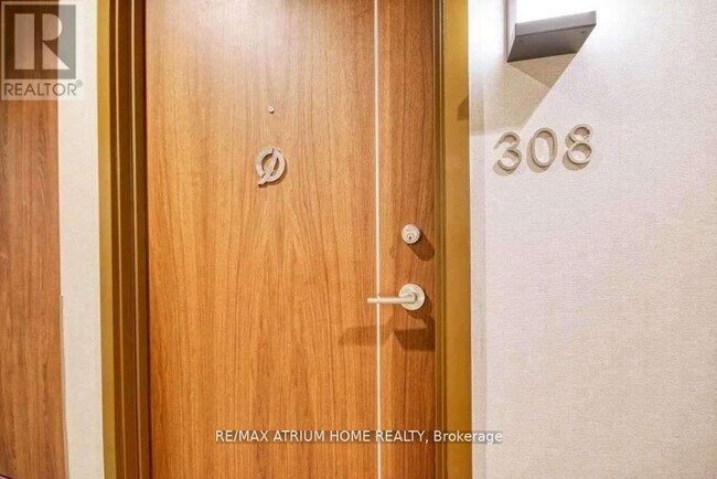 Photo - 115 McMahon Dr Unité 308