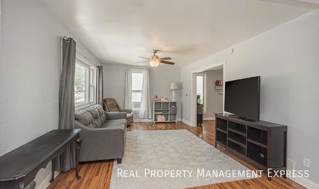 Photo - 807 W 13th St