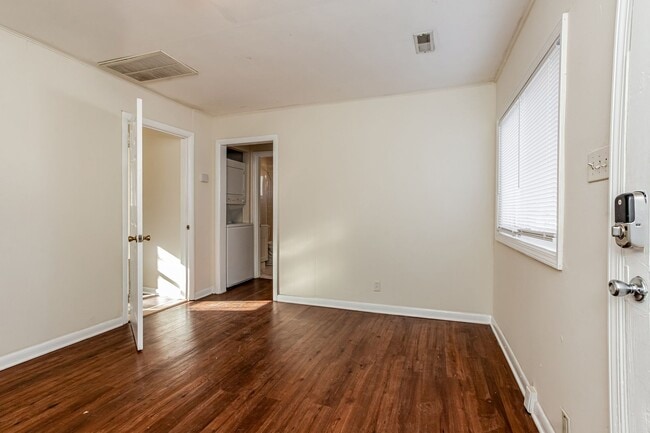 Photo - 4212 Ivy Ave