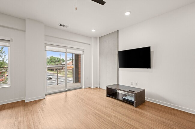 Photo - 4361 S Congress Ave Unit 204