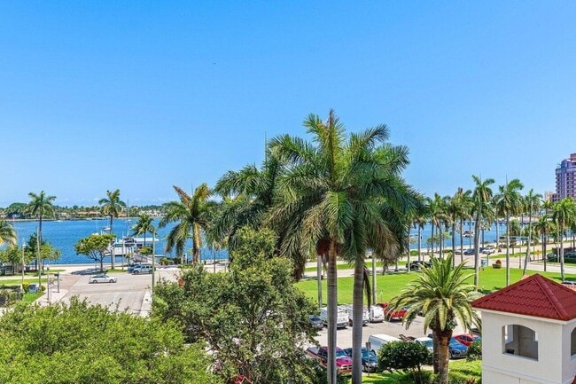 Photo - 255 Evernia St Unit 306