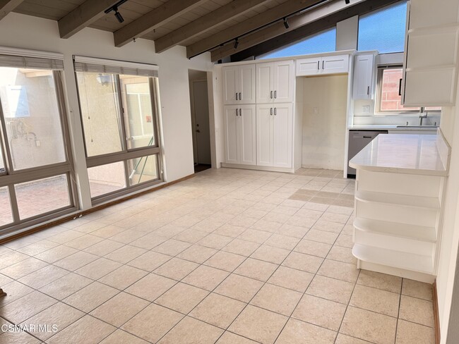 Photo - 10513 Odessa Ave