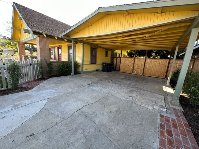 Photo - 678 N Shaffer St Unidad A