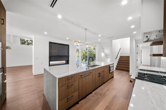 Photo - 2904 Westhill Dr