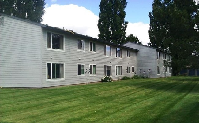 Building Photo - Saginaw Village Rental