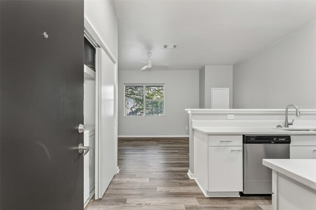 Photo - 3015 Bryan St Unit 1A